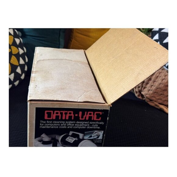 Metro Data-Vac MDV-1 Computer Tech DataVac Vacuum with Accessories, Circa 1980 - Picture 4 of 14